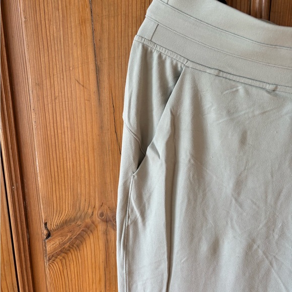 Lululemon joggers. Size 12. - Picture 2 of 4